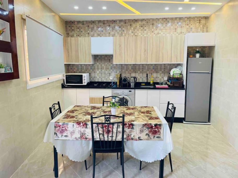 Appartement Pour Famille Avec Enfant Аль-Хосейма Екстер'єр фото